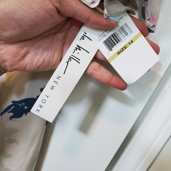 🥂Nicole Miller Split Sleeve Floral Dress - Picture 6 of 11